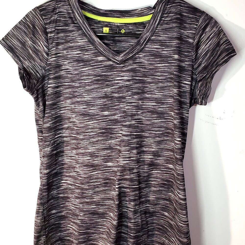 Xersion size S athletic top v neck